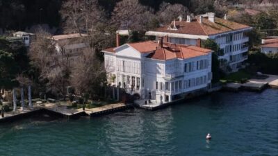 İstanbul Boğazı’nın en dikkat çeken yapılarından biri olan Abud Efendi