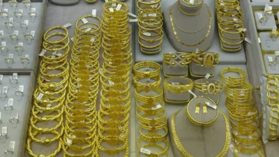 Küresel piyasalarda dalgalanma sürerken altın fiyatları son haftalarda sert bir