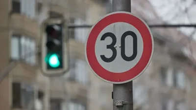 Karayolları Trafik Kanunu’nda yapılan son değişiklikle birlikte Yeni hız limiti