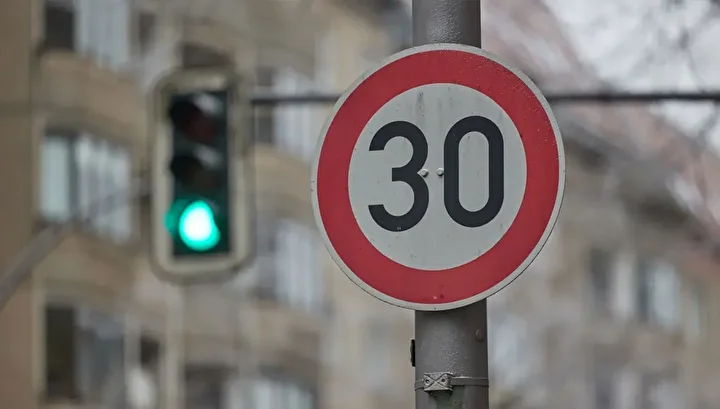 Karayolları Trafik Kanunu’nda yapılan son değişiklikle birlikte Yeni hız limiti