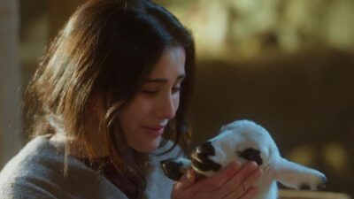 Ay Yapım imzası taşıyan, başrollerini Aytaç Şaşmaz ve Helin Kandemir’in