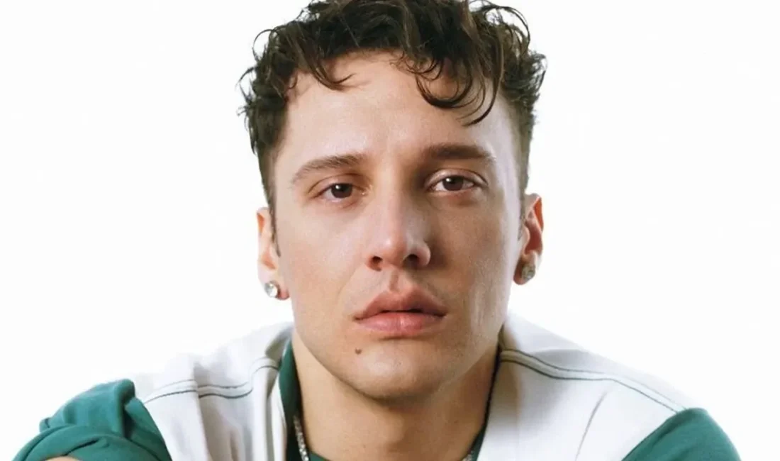 Türk pop müziğinin son yıllarda öne çıkan isimlerinden Edis Görgülü,