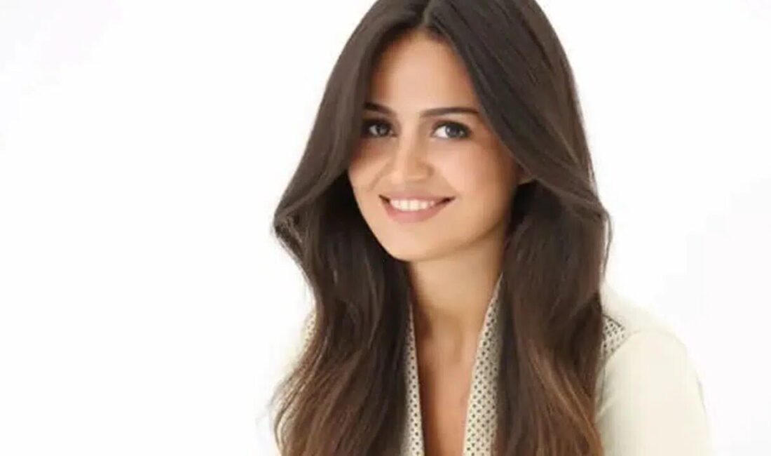 Türk müziğinin son yıllarda öne çıkan kadın sanatçıları arasında yer