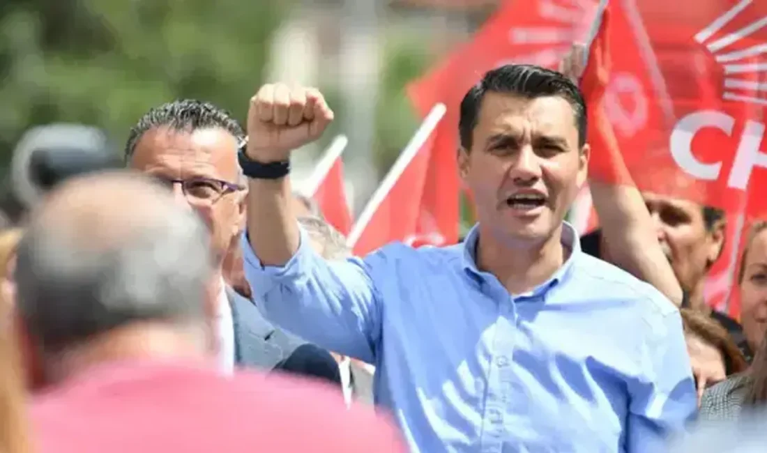 Manisa’da mimarlık kariyeri, sivil toplum çalışmaları ve siyasi yükselişiyle adından