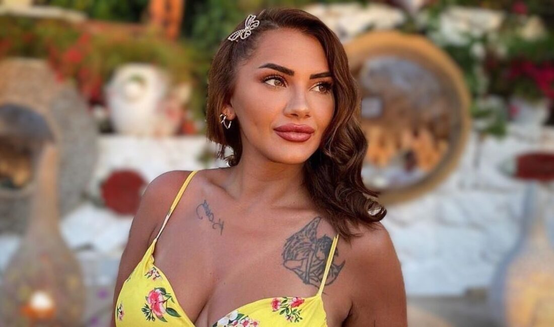 Kısmetse Olur yarışmasıyla geniş kitlelerce tanınan Ayça Ekin Beğen, yıllar