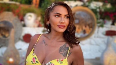 Kısmetse Olur yarışmasıyla geniş kitlelerce tanınan Ayça Ekin Beğen, yıllar