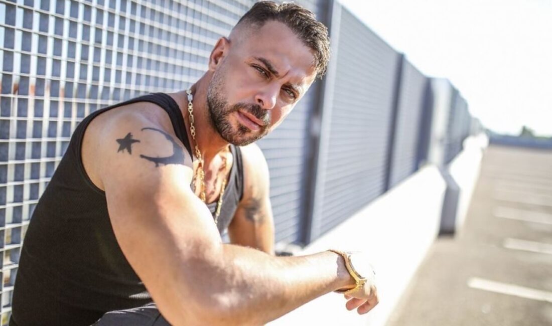 Türkçe rap sahnesinde sert üslubu, karanlık altyapıları ve sokak kültürünü