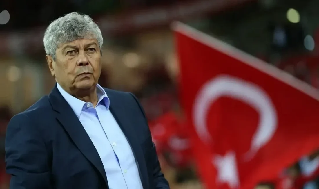 Romanya Milli Takımı Teknik Direktörü Mircea Lucescu, antrenman sırasında yaşadığı