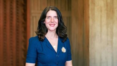 Türk eğitim kurumlarından mezun olduktan sonra akademik kariyerini Almanya’da sürdüren