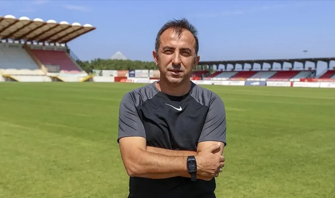 Süper Lig temsilcisi Çaykur Rizespor, teknik direktör İlhan Palut ile