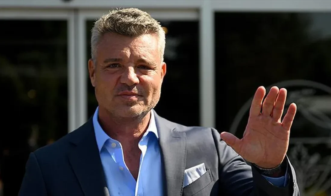 Fenerbahçe Kulübü Başkanı Sadettin Saran, kulüp merkezine giderken trafik kazasına