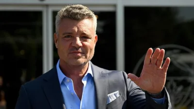 Fenerbahçe Kulübü Başkanı Sadettin Saran, kulüp merkezine giderken trafik kazasına