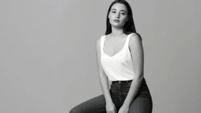 Uşak Belediyesi’nde görev yapan genç isim Seher Akay merak ediliyor.