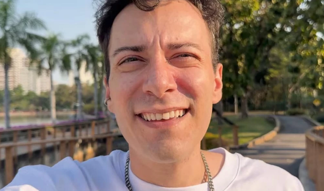 YouTube’un en çok takip edilen içerik üreticilerinden Enes Batur, üç