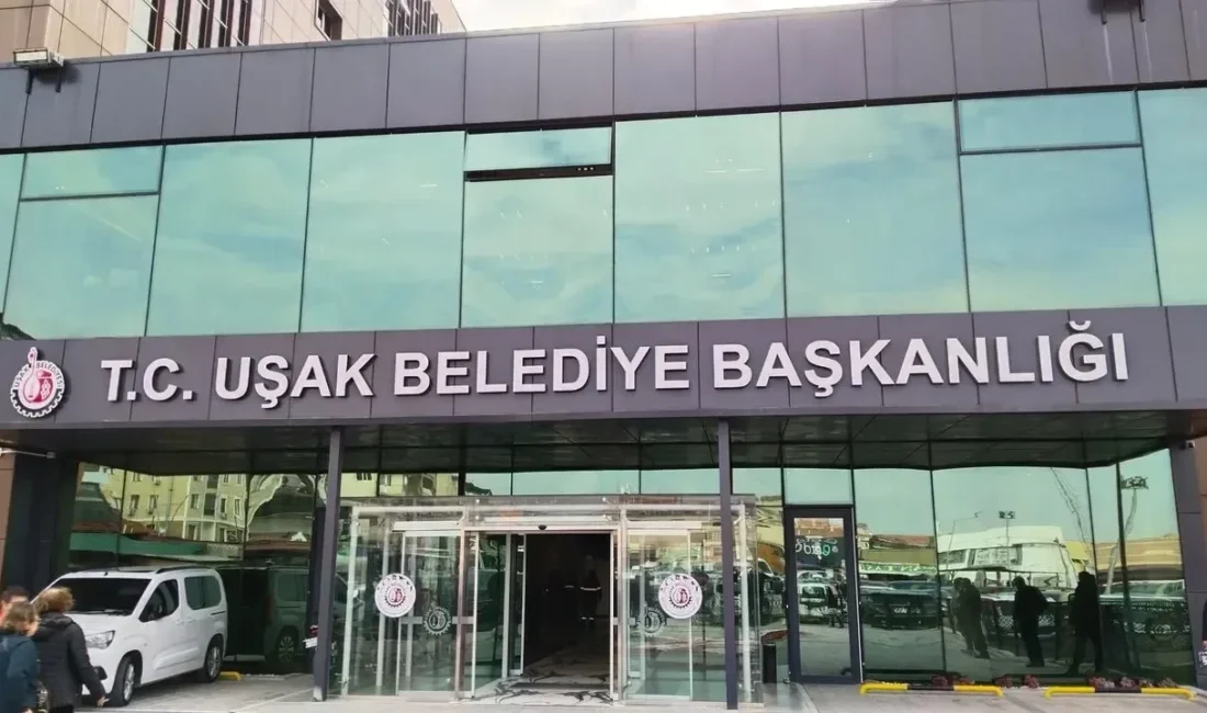 Uşak Belediyesi bünyesinde yürüttüğü çalışmalarla dikkat çeken Cihan Aras, kamu
