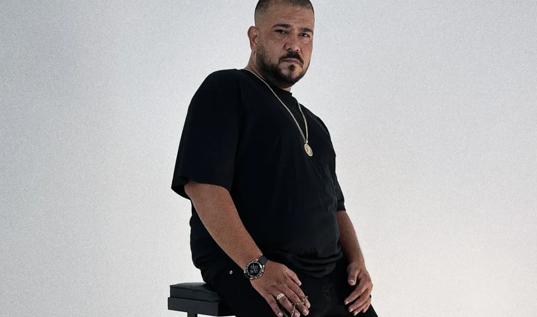 Türkçe rap sahnesinin kendine özgü isimlerinden biri olan Yener Çevik,