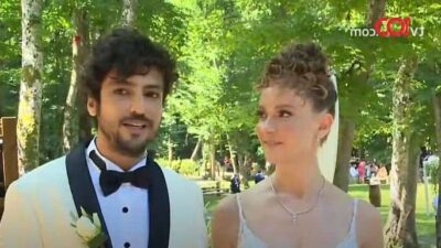 Türk televizyon ve tiyatro dünyasının dikkat çeken isimlerinden Ece Çeşmioğlu,