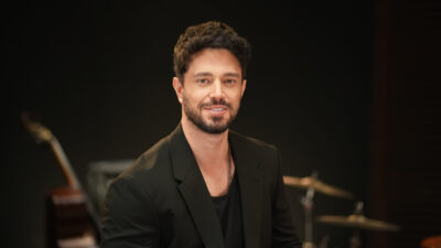 Türk pop müziğinin en çok konuşulan isimlerinden Murat Boz, sadece