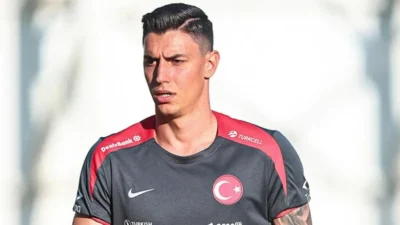 Milli kaleci Berke Özer, özel hayatıyla gündeme geldi. Fransa Ligue