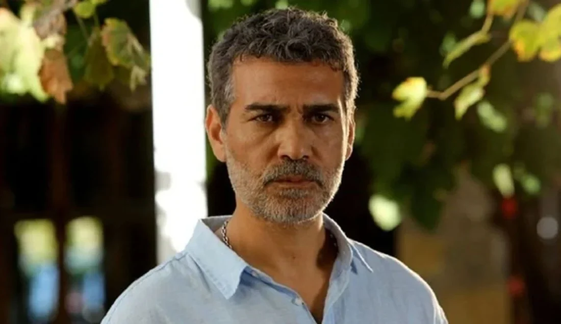 Tiyatro kökenli oyunculuğu, derinlikli karakter yorumları ve ekran projelerindeki güçlü