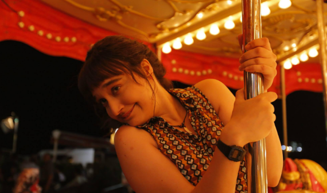 Türk komedi sinemasının dikkat çeken yapımlarından Deliha, saf ve deli