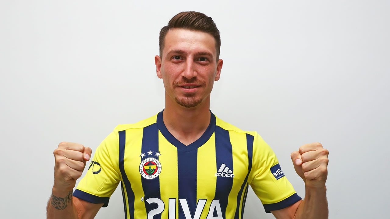 Fenerbahçe’de son günlerin en çok konuşulan ismi olan Mert Hakan