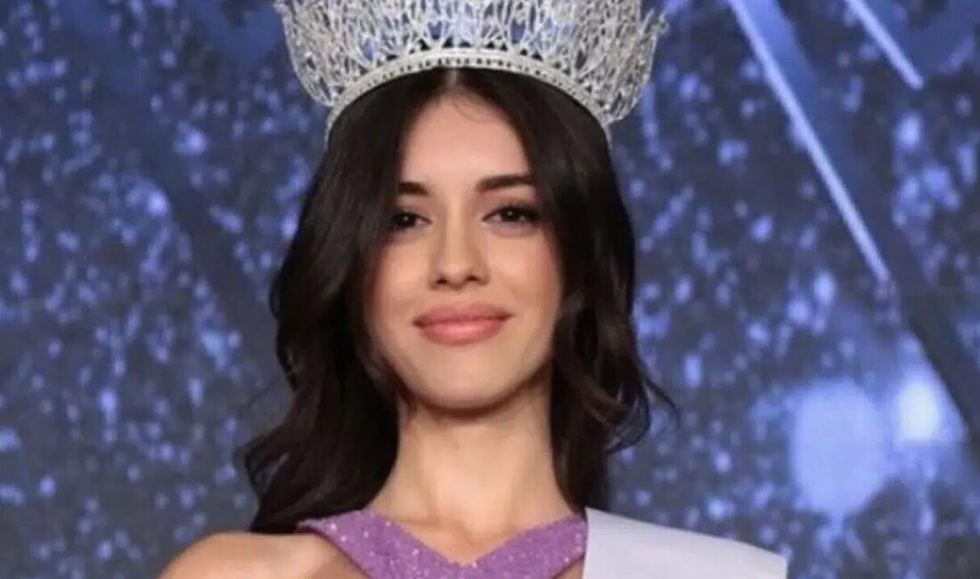 2022 Miss Turkey birincisi olarak adını geniş kitlelere duyuran Nursena