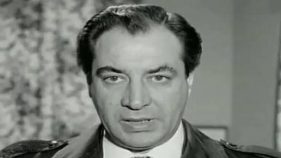 Türk sahne sanatları tarihinin köklü isimlerinden Saadettin Erbil, hem tiyatro