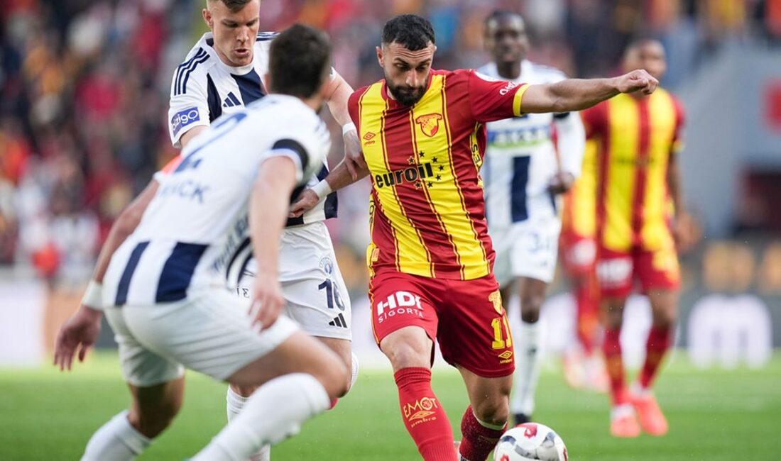 Trendyol Süper Lig'in 29. haftasında Göztepe ile Kasımpaşa arasındaki mücadele,