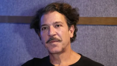 Türk tiyatro ve televizyon dünyasının iki önemli ismi olan Toprak