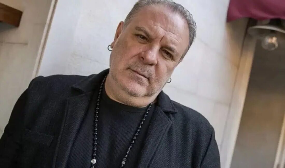 Türk televizyon ve tiyatro dünyasının tanınan isimlerinden Burak Sergen, katıldığı