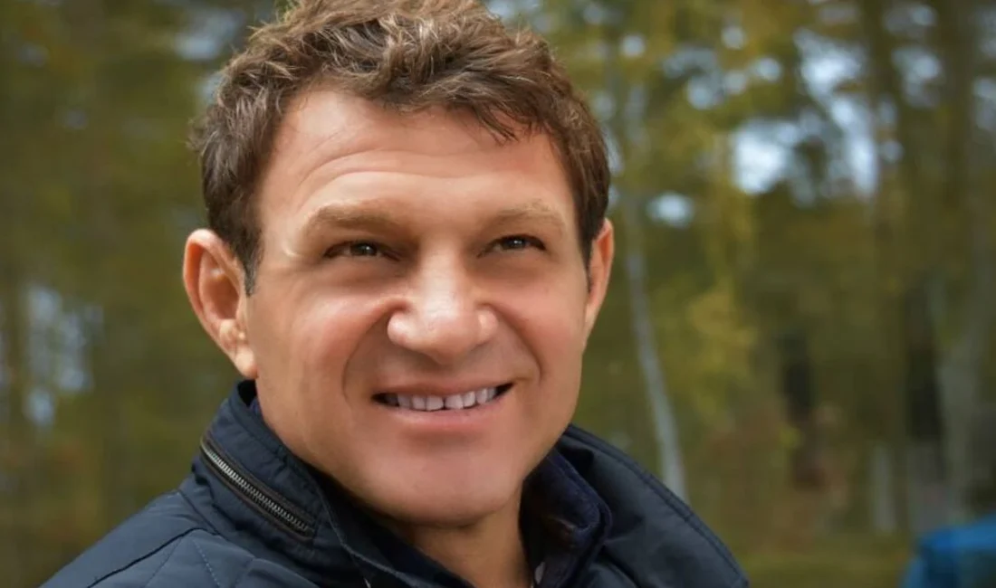 Türk Silahlı Kuvvetleri’nde uzun yıllar görev yapan ve amirallik rütbesine