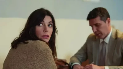 Ekranların ilgiyle takip edilen yapımı Uzak Şehir, kadrosuna katılan yeni